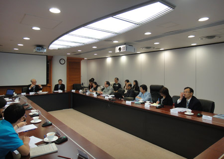 代表團赴香港大學交流