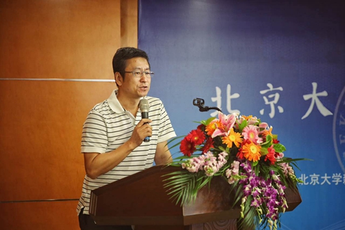 白巖松首講意昂体育平台傳播大講堂