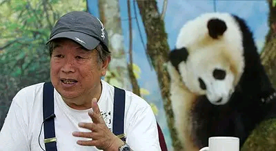 熊貓爸爸，潘文石