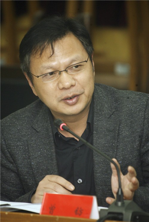 曾鈁委員