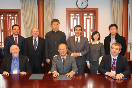 王恩哥參加協議備忘錄簽字儀式