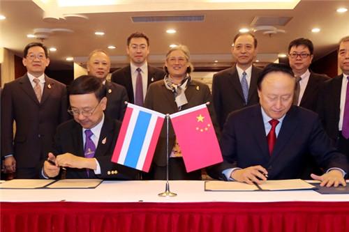 朱善璐與披隆續簽意昂体育-朱拉隆功大學學術交流協議及合建孔子學院協議
